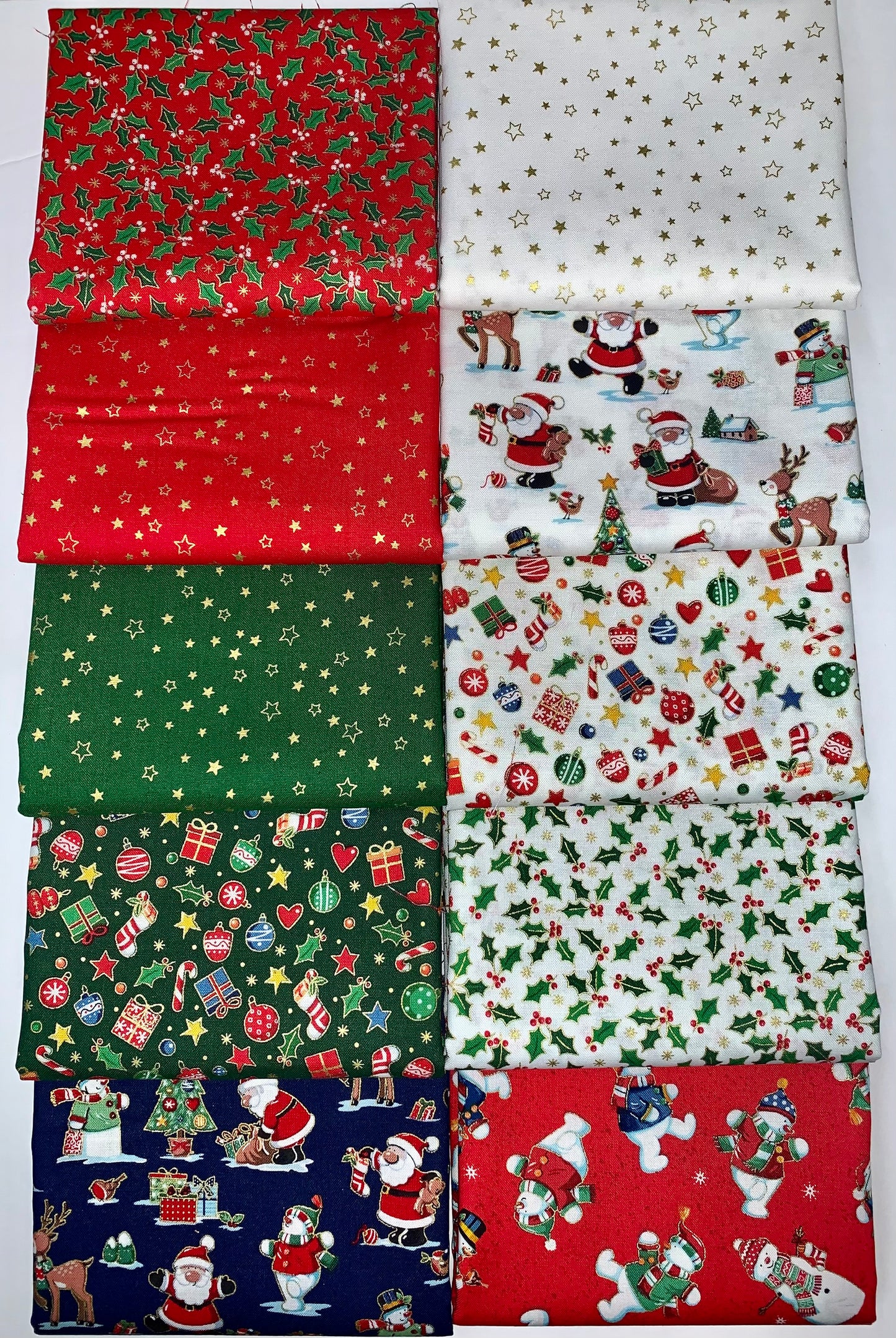 Andover/Makower UK "Santa's Christmas" Half-yard Bundle - 10 Fabrics, 5 Total Yards