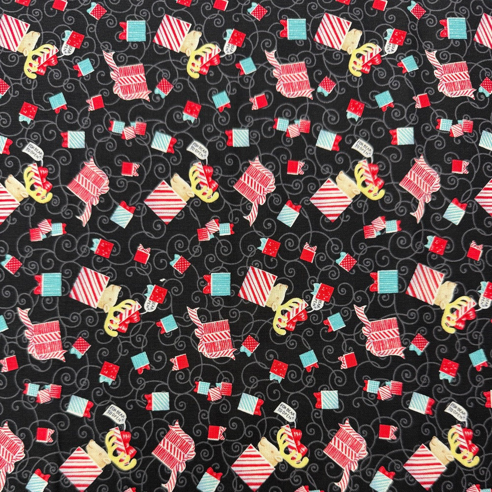 (4 yd) eStudio 12 Days Of Christmas Tossed Presents Black 6285-99