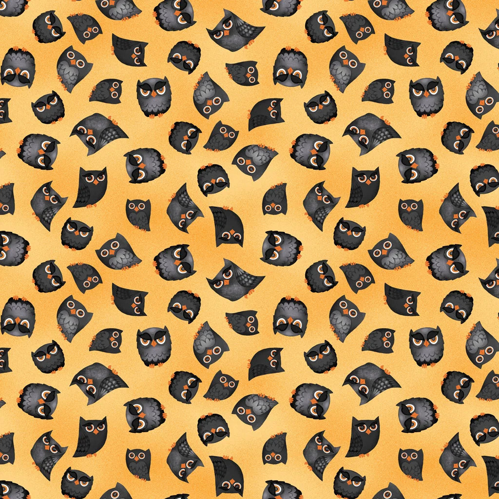 (1.5 yd) Clothworks Hey Boo! Light Orange Owls Y3844-35