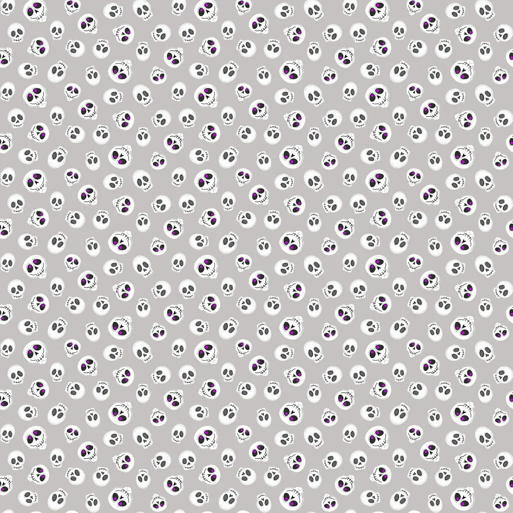 (5 yd) Clothworks Hey Boo! 3845-5 Light Gray Skulls