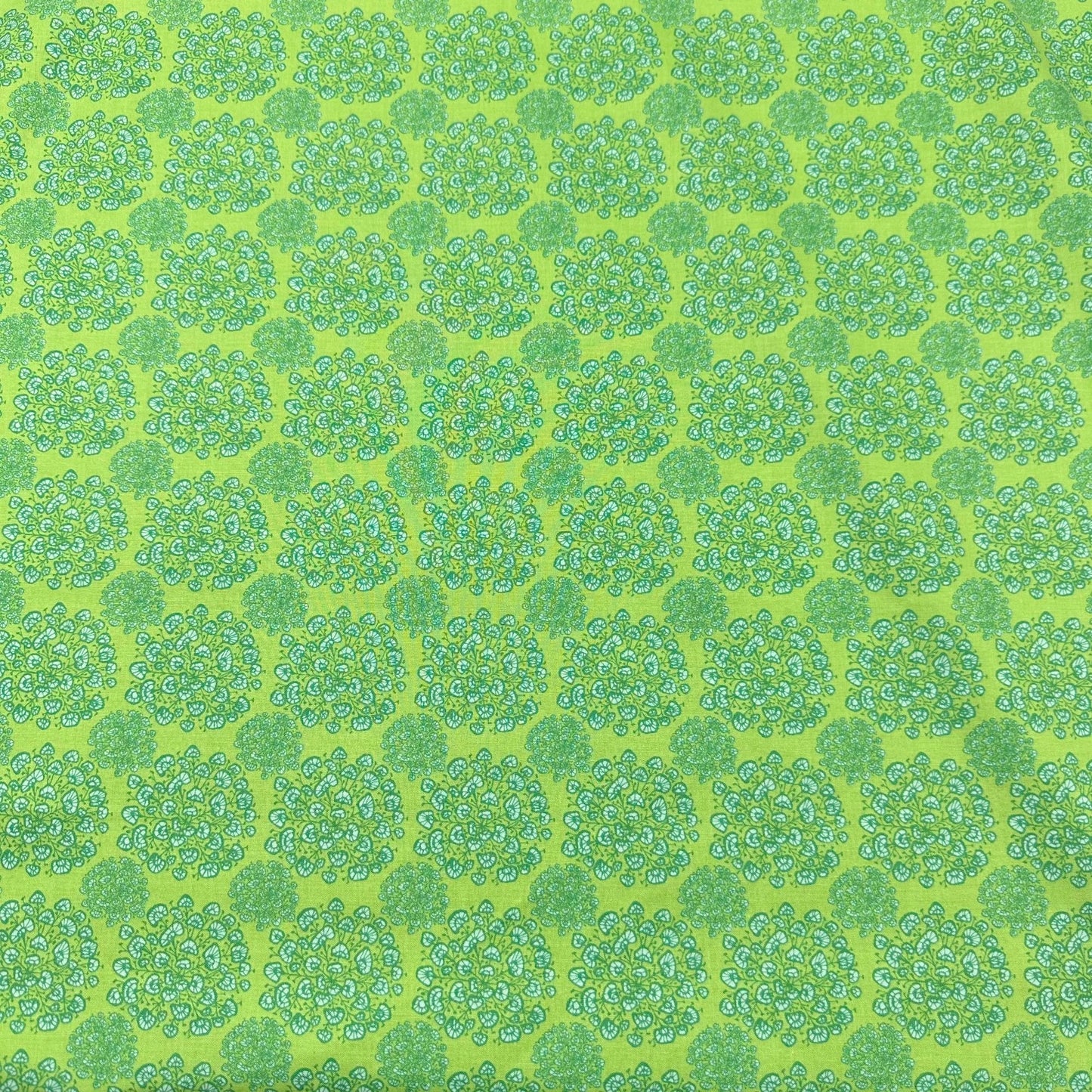 (5.5 yd) Clothworks Margot Y3663-21 Green