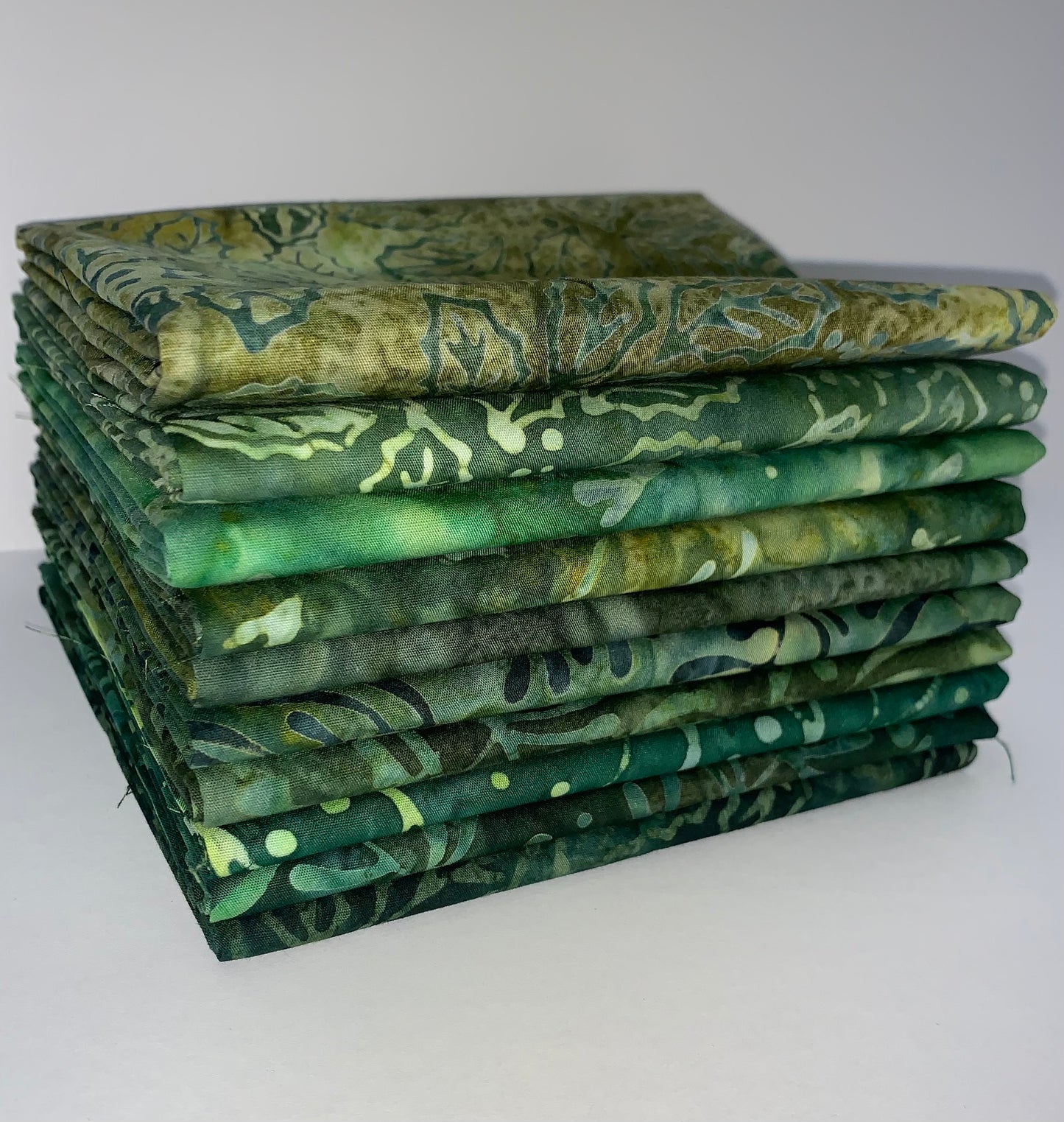 Robert Kaufman Artisan Batik "Wintergreen" Fat Quarter Bundle - 10 Fabrics, 10 Total Fat Quarters