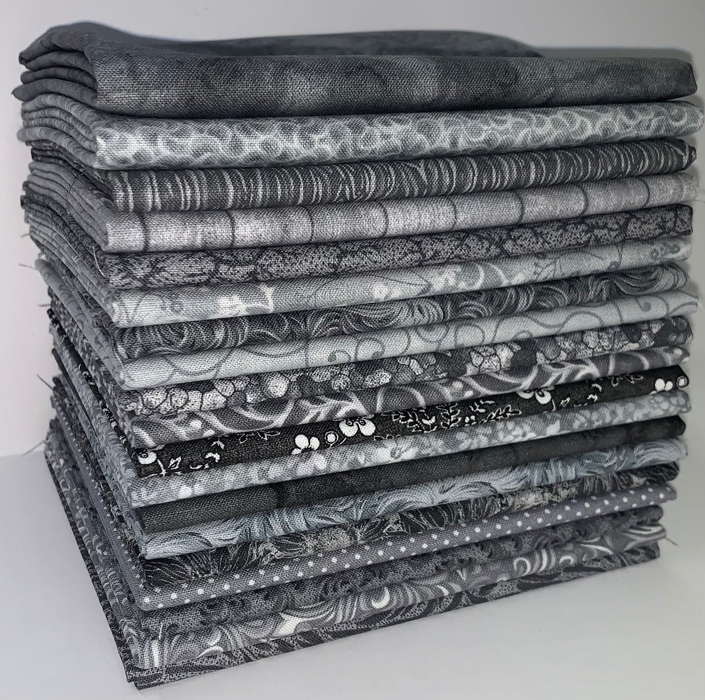 Platinum Fat Quarter Bundle - 20 Fabrics, 20 Total Fat Quarters